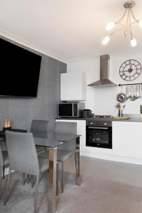 Beach Front Flat Shaldon With Parking Exterior photo