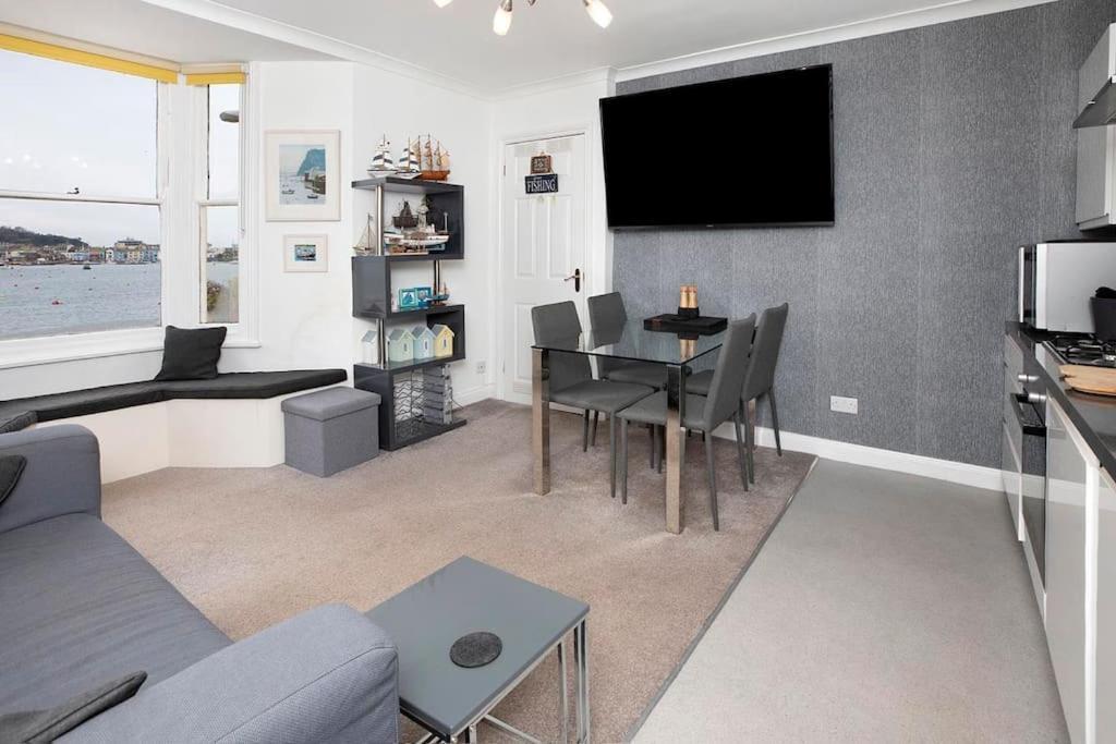 Beach Front Flat Shaldon With Parking Exterior photo